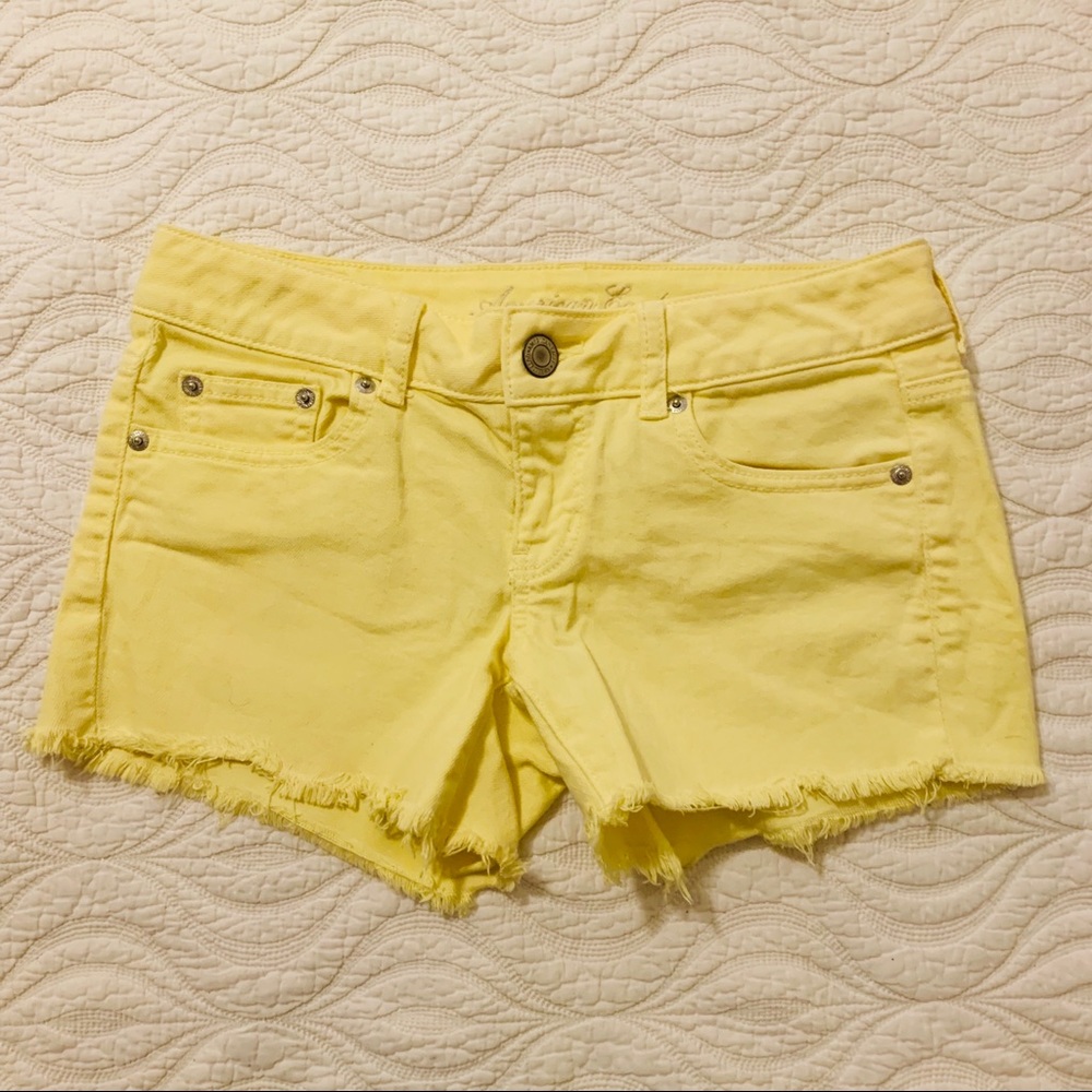 American Eagle yellow cutoff short shorts